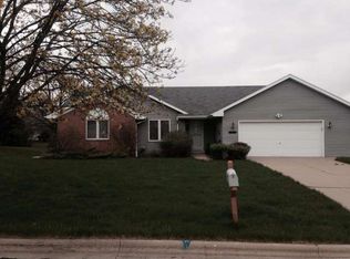 1645 Colony Dr, De Pere, WI 54115