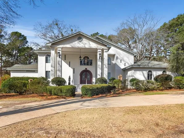 25 Woodmere Dr, Dothan, AL 36305