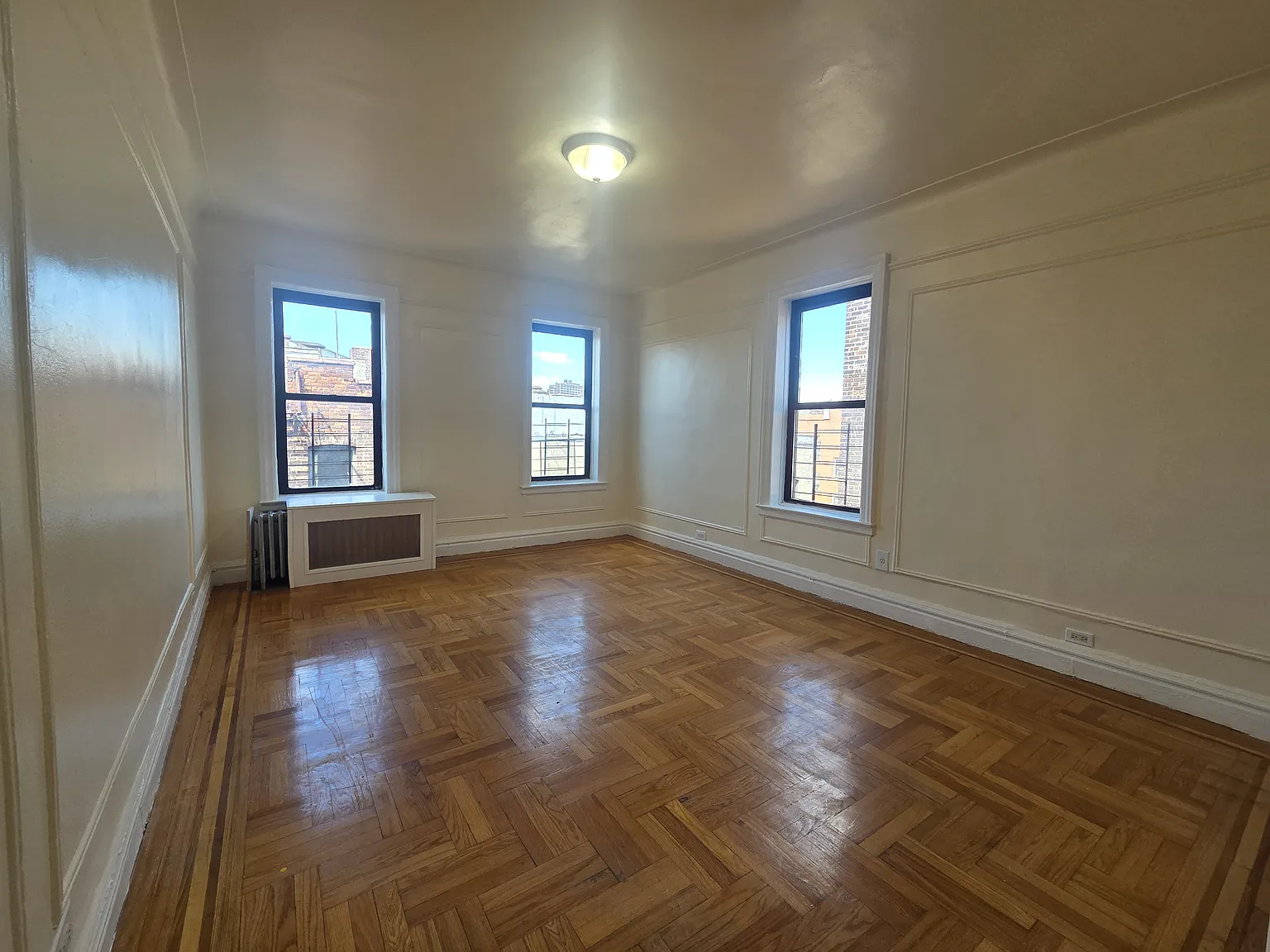 3165 Decatur Avenue — Photo 2
