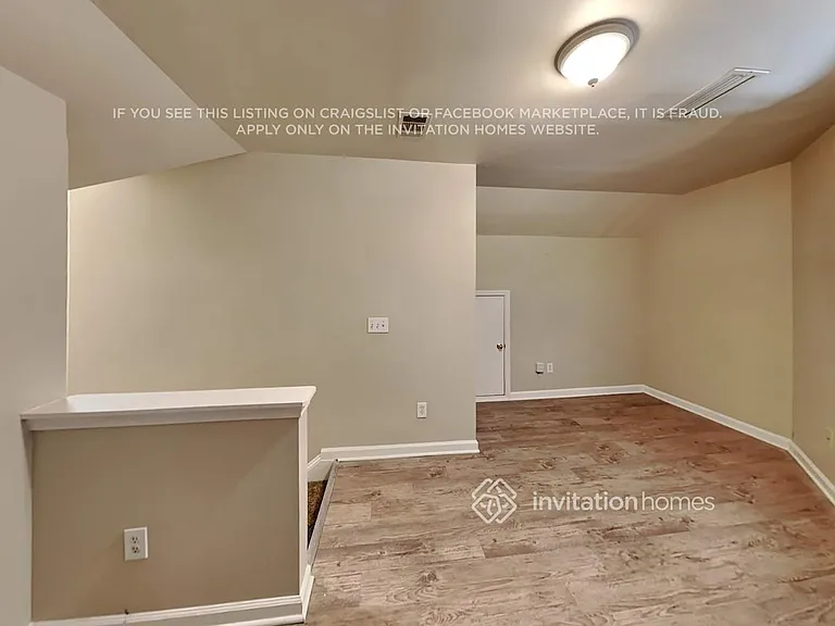 467 Greyhawk Way — Photo 16