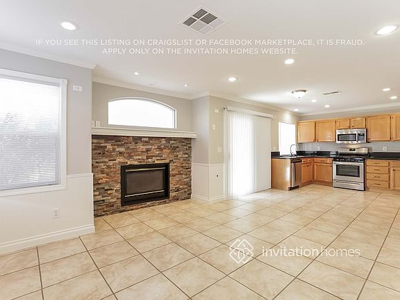 5th image of 904 Autumn Royal Ln