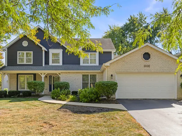1028 Whitewater Ln, Naperville, IL 60540