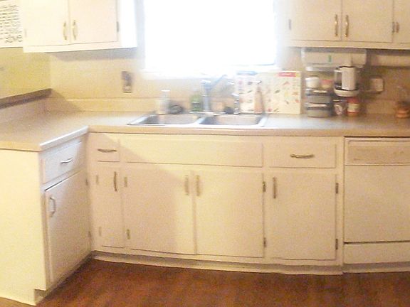 kitchen from breakfast area