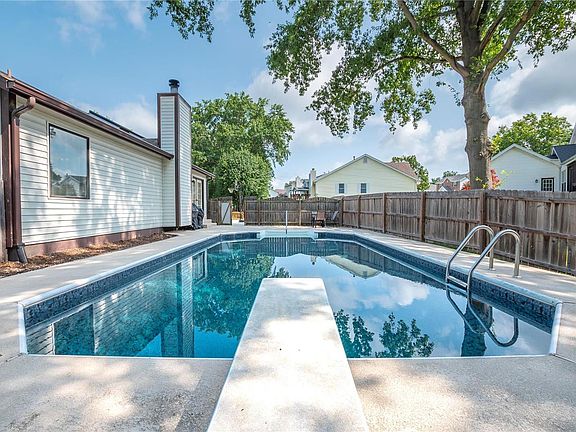 2nd image of 6844 River Hollow Ct