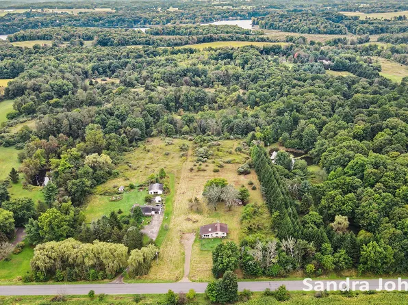 900 E Dowling Rd, Hastings, MI 49058
