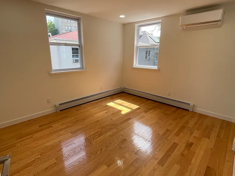 150 Shrady Pl #2 — Photo 8