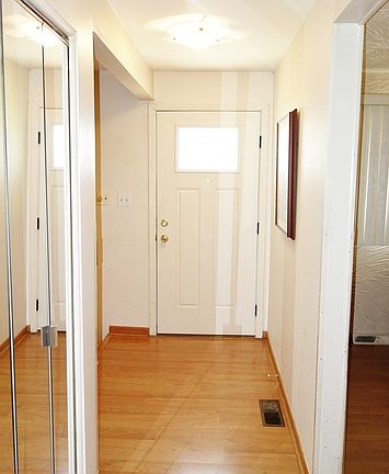 3rd image of 9001 W Oaks Ave