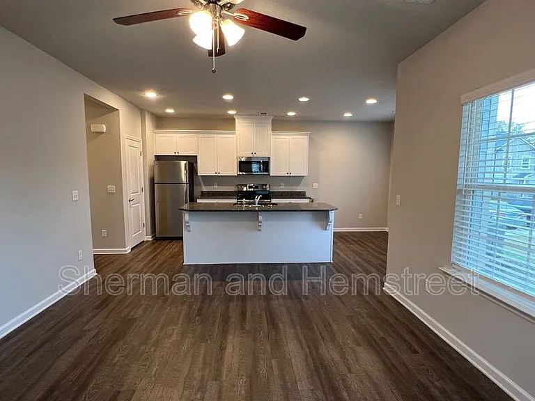 730 Tarvin Cir #730 — Photo 4