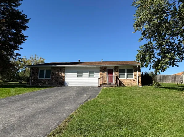 101 N East St, Mahomet, IL 61853