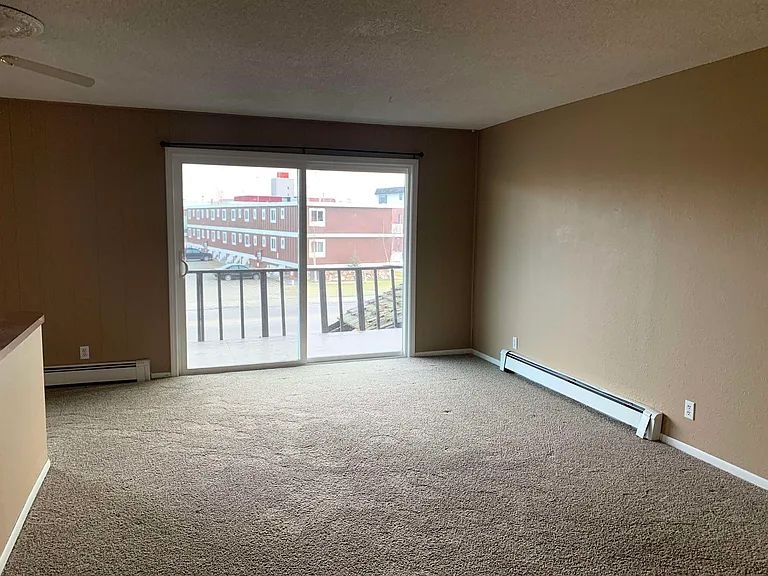 1050 Turner St #104 — Photo 9