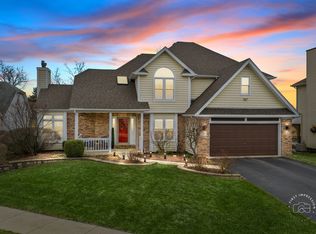 2833 Mapleside Ct, Aurora, IL