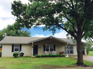 124 Rochelle St, Brady, TX 76825