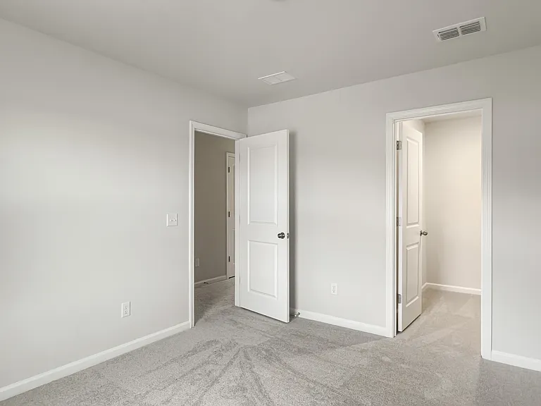 725 Meadowbrook Ln — Photo 26