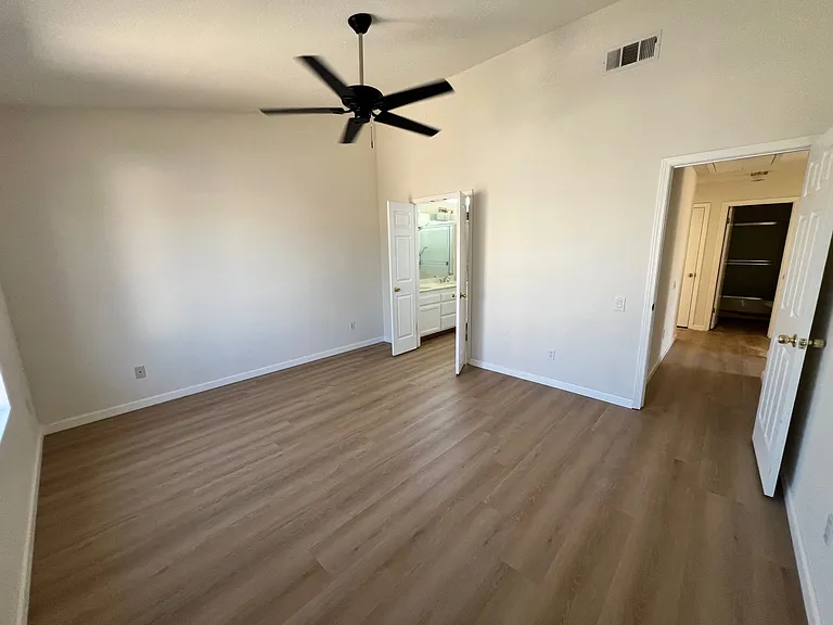 339 Torrington Dr #1 — Photo 12