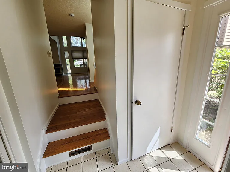 254 Sayre Dr — Photo 22