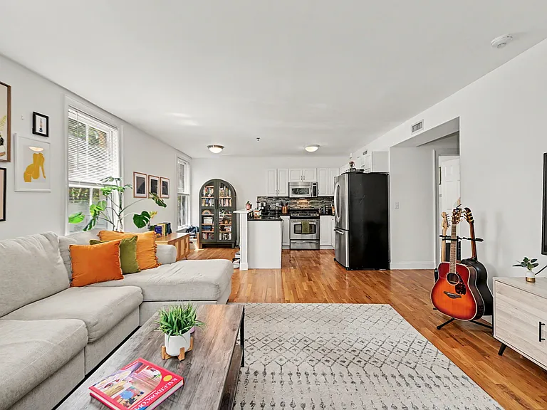16-18 Ann St #26 — Photo 3