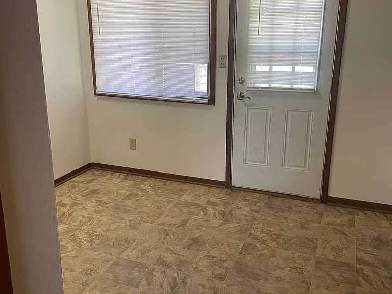 127 Mathews Dr #2 — Photo 3