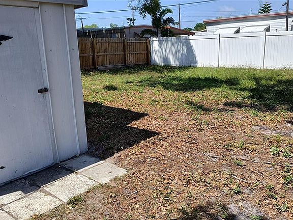 3rd image of 10861 126th Ave