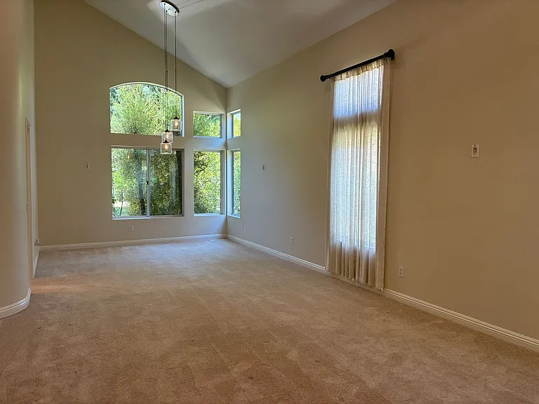585 Mindenvale Ct — Photo 15