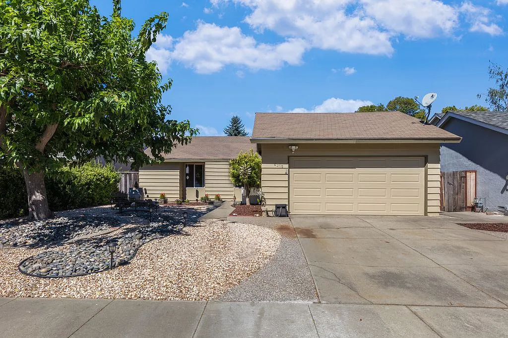 6315 Sponson Ln photo 1