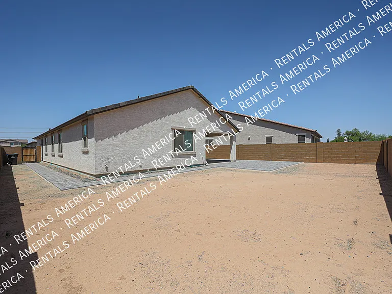 7513 W Illini St — Photo 41