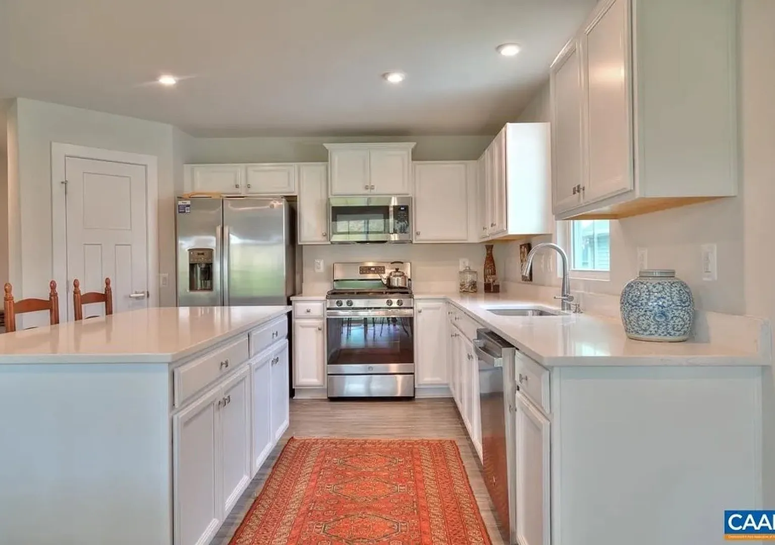 3BR + Office and 2 Bath home in Village Oaks — Photo 2