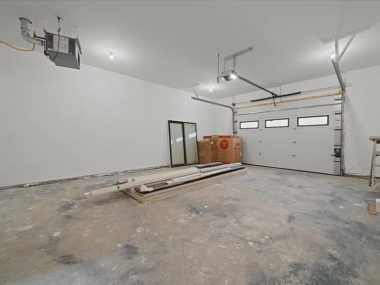 7404 N Paw St — Photo 23