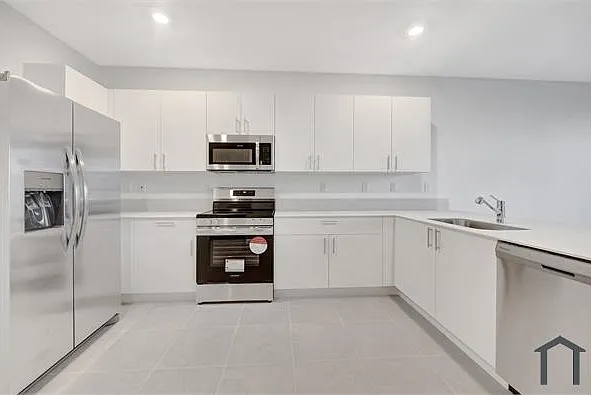 2556 SE 27th Ct — Photo 11
