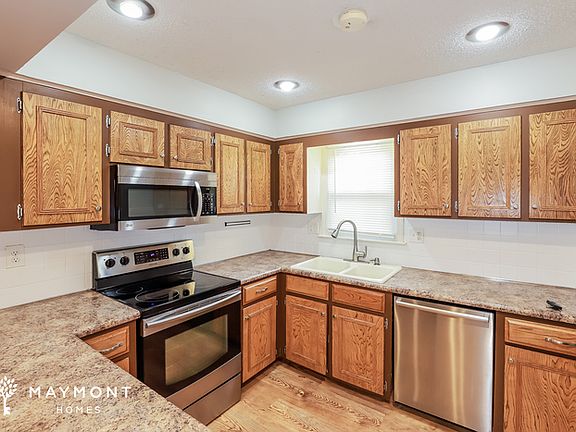 5th image of 9732 NW Overhill Dr