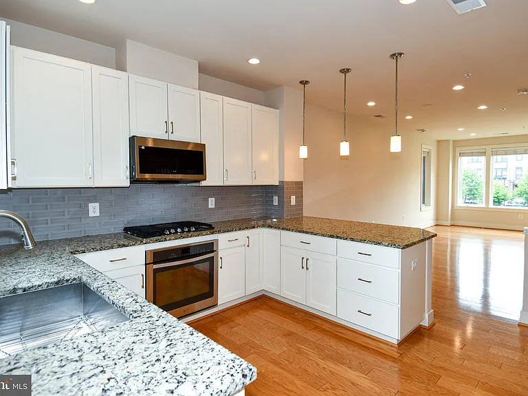 16301 Columbus Ave — Photo 14