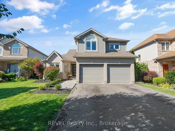 35 Agincourt Cres, Saint Catharines, ON L2S 4B4