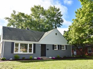 319 Berkshire Ter, Roselle, IL 60172