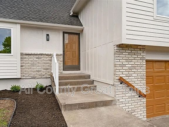 2nd image of 1917 E Stratford Rd