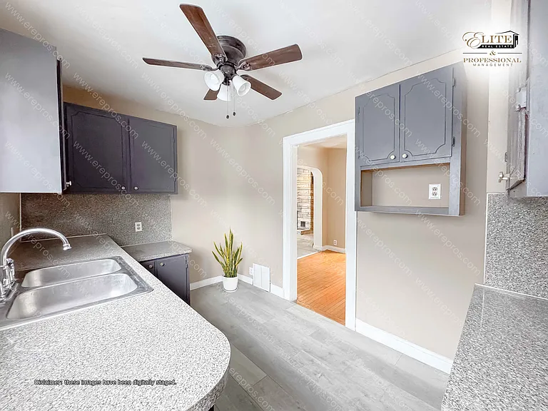 955 Perry St — Photo 10