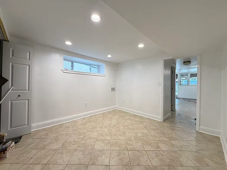 266 Brookfield Ave — Photo 22