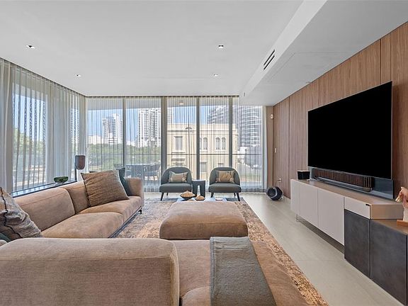 4th image of 540 Avenue De La Constitucion #302