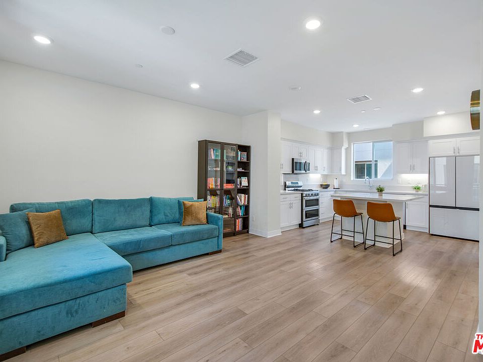 1st image of 1002 Sage Ln