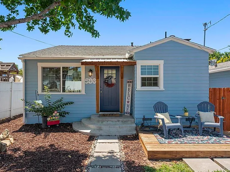 586 Del Mar Ave — Photo 1