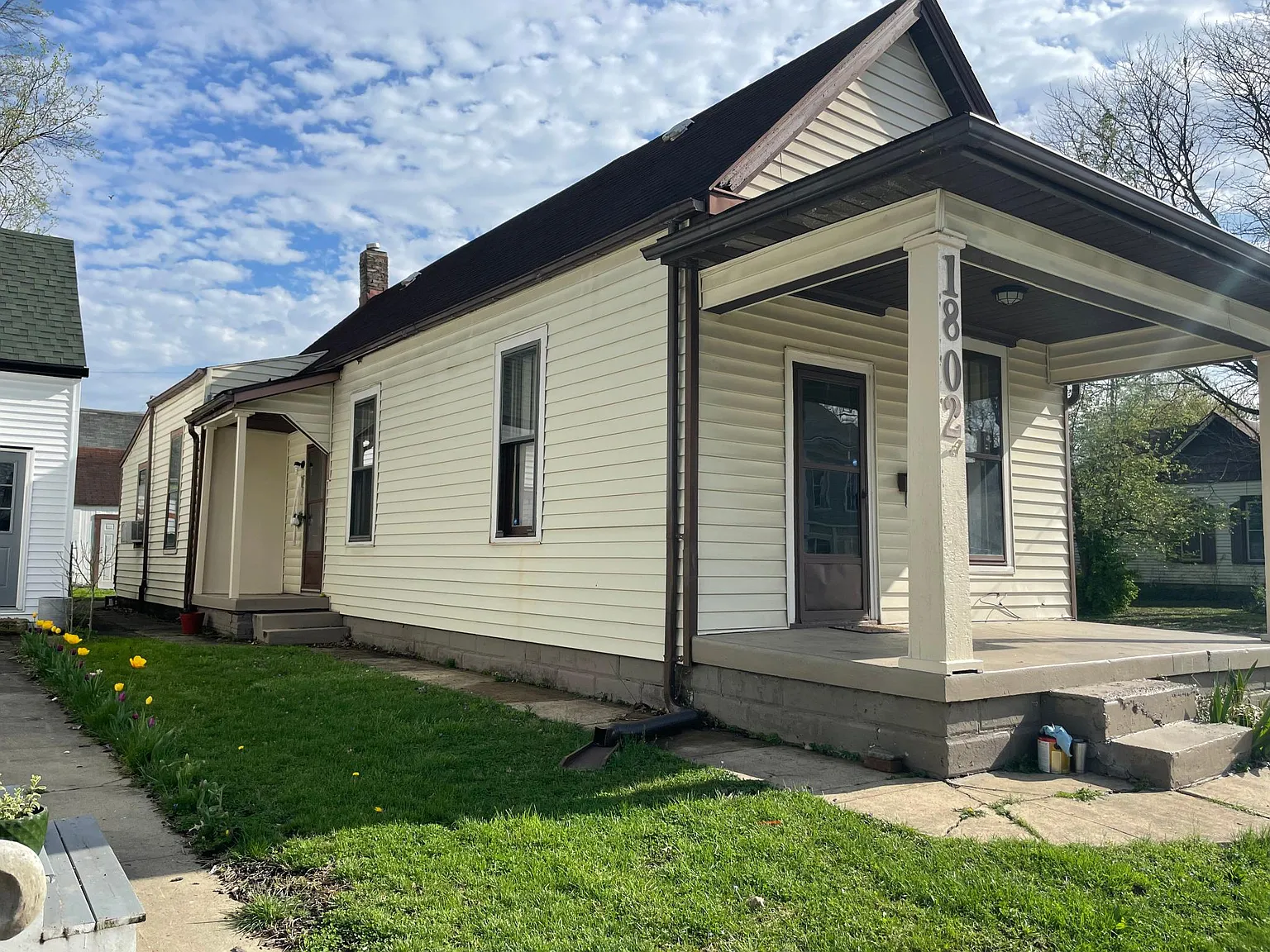 1802 E Elm St — Photo 3