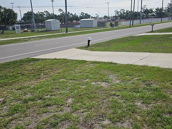 3rd image of 18081 Cochran Blvd