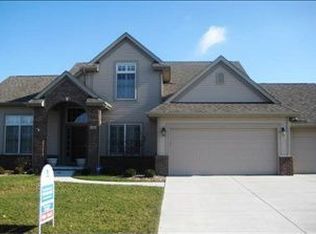 2205 Tawny Ln, Bloomington, IL