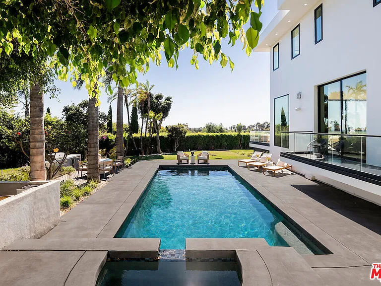 5931 Kanan Dume Rd — Photo 13