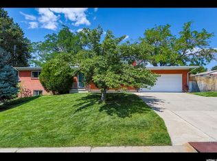 2851 E Nora Dr, Holladay, UT 84124