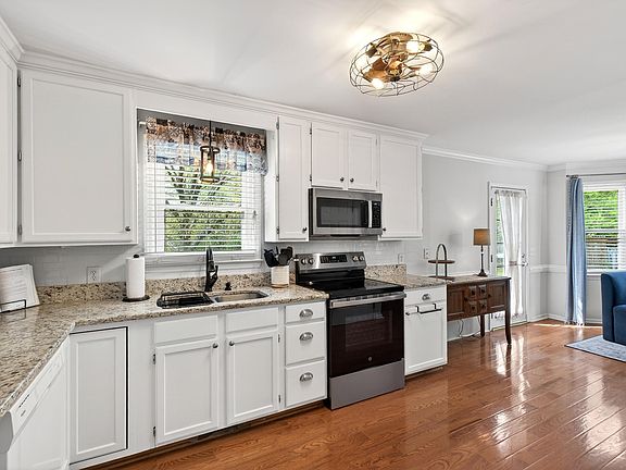 4th image of 5928 Swales Way