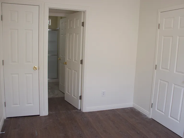 370 E 55th St #1/2 — Photo 2