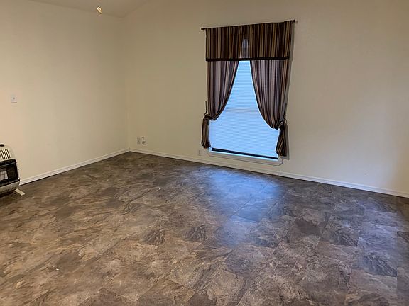5th image of 240 Huckleberry Dr