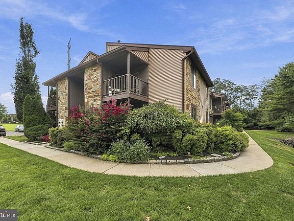 4th image of 20 Gena Ct