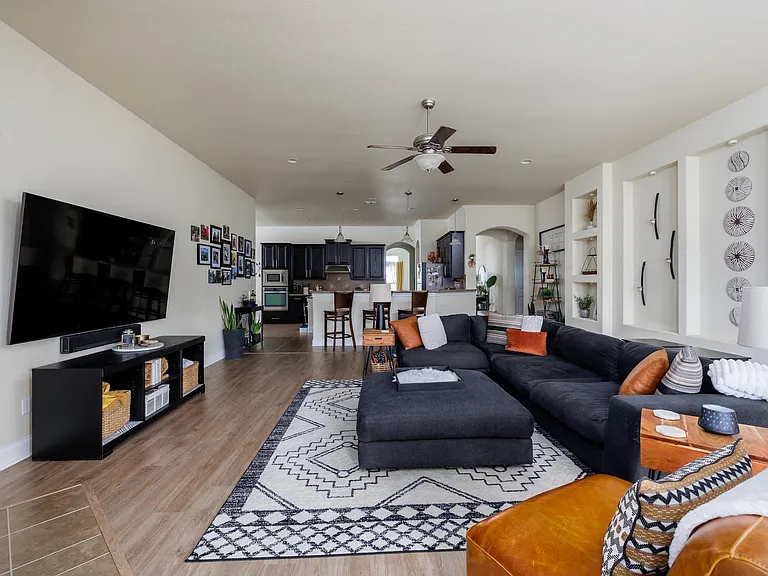 8516 High Summit Ln — Photo 6