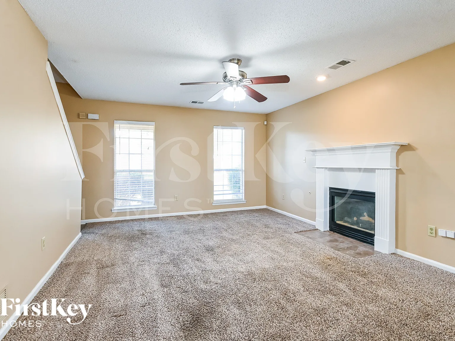 4 bed, 2.5 bath, 1965 sqft, $2,075 — Photo 2