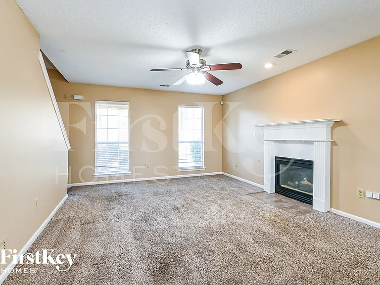 7382 Wendy Way — Photo 2